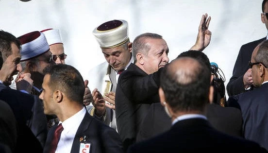 Σαν ζήτουλας πάει να «χαλέψει» παράδες ο Ερντογάν απο την. Ε.Ε στη Βάρνα